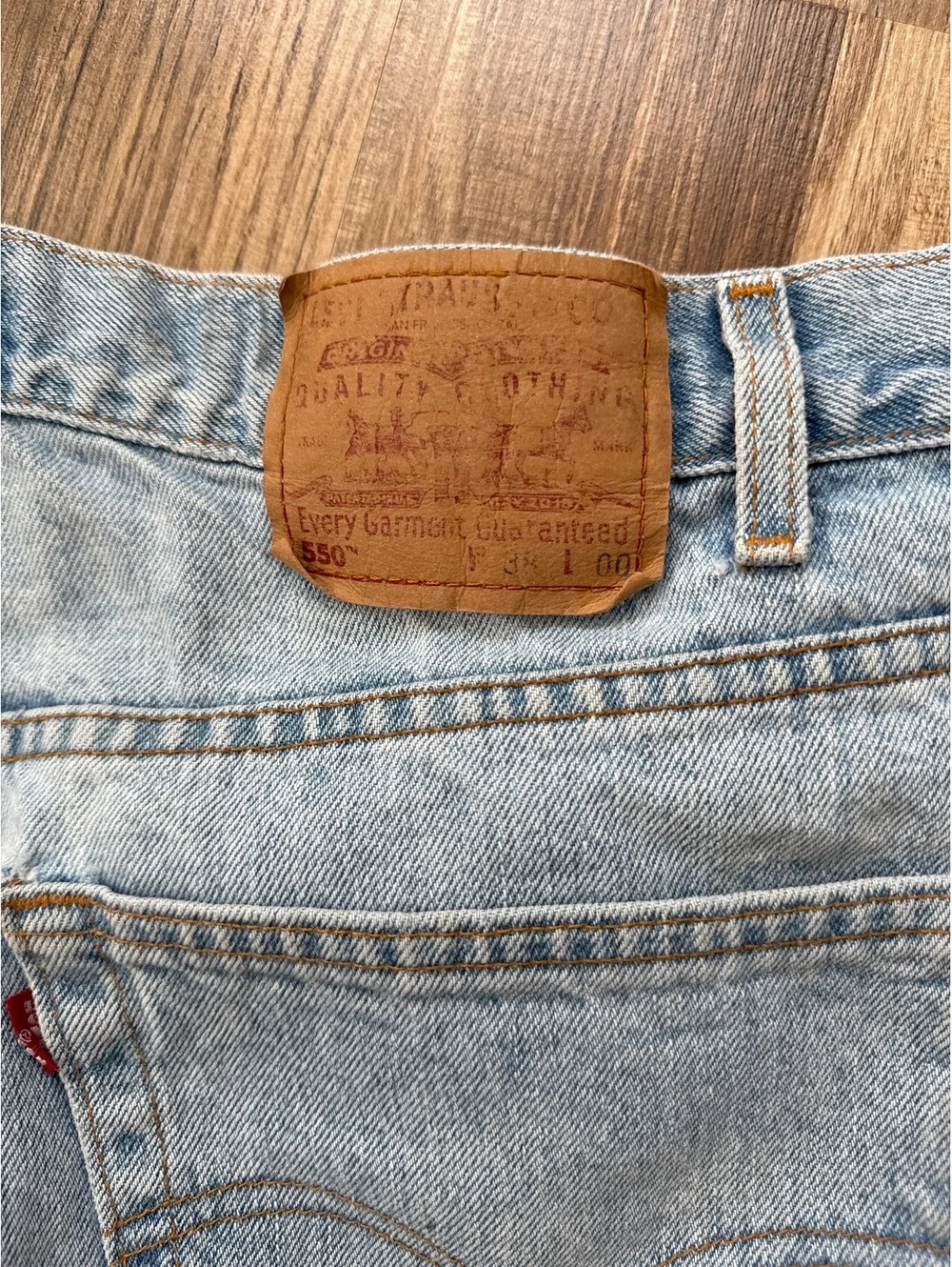 Levi's 550 Relaxed Fit Denim Shorts Men's 38 Light Wash Jean Shorts Casual